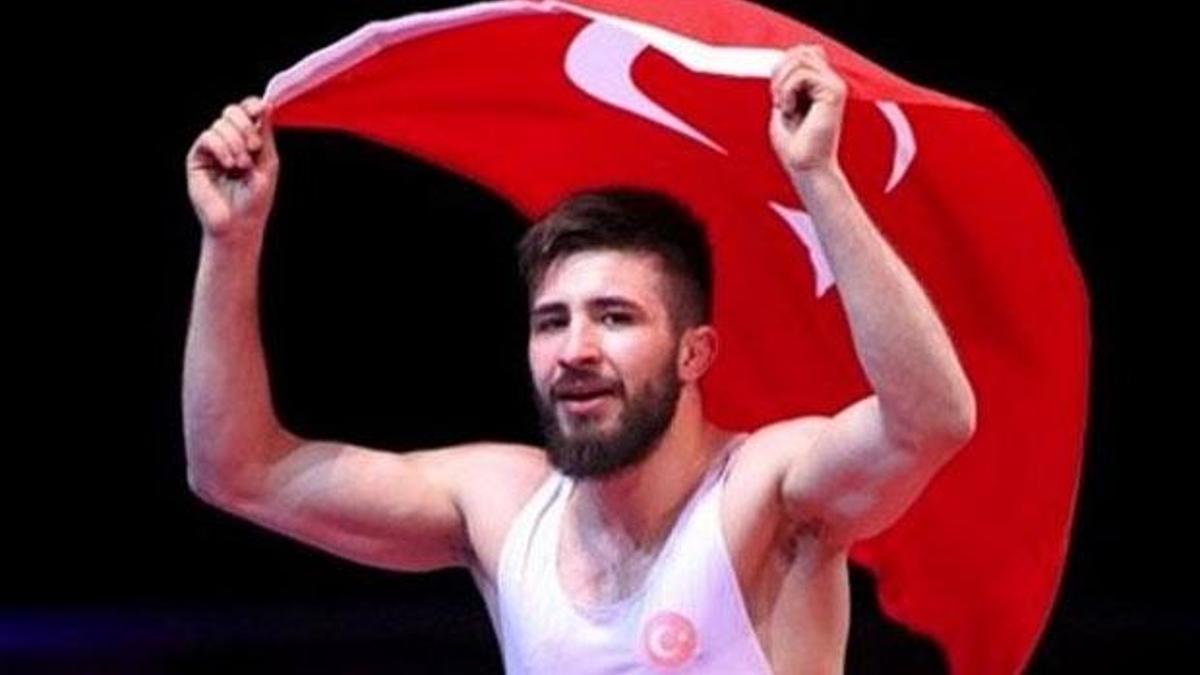 Milli güreşçi Süleyman Atlı, bronz madalya kazandı