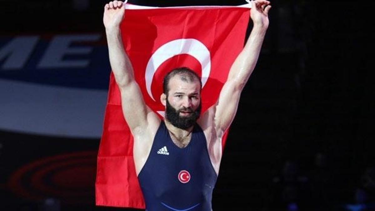 Milli güreşçiler Avrupa üçüncüsü