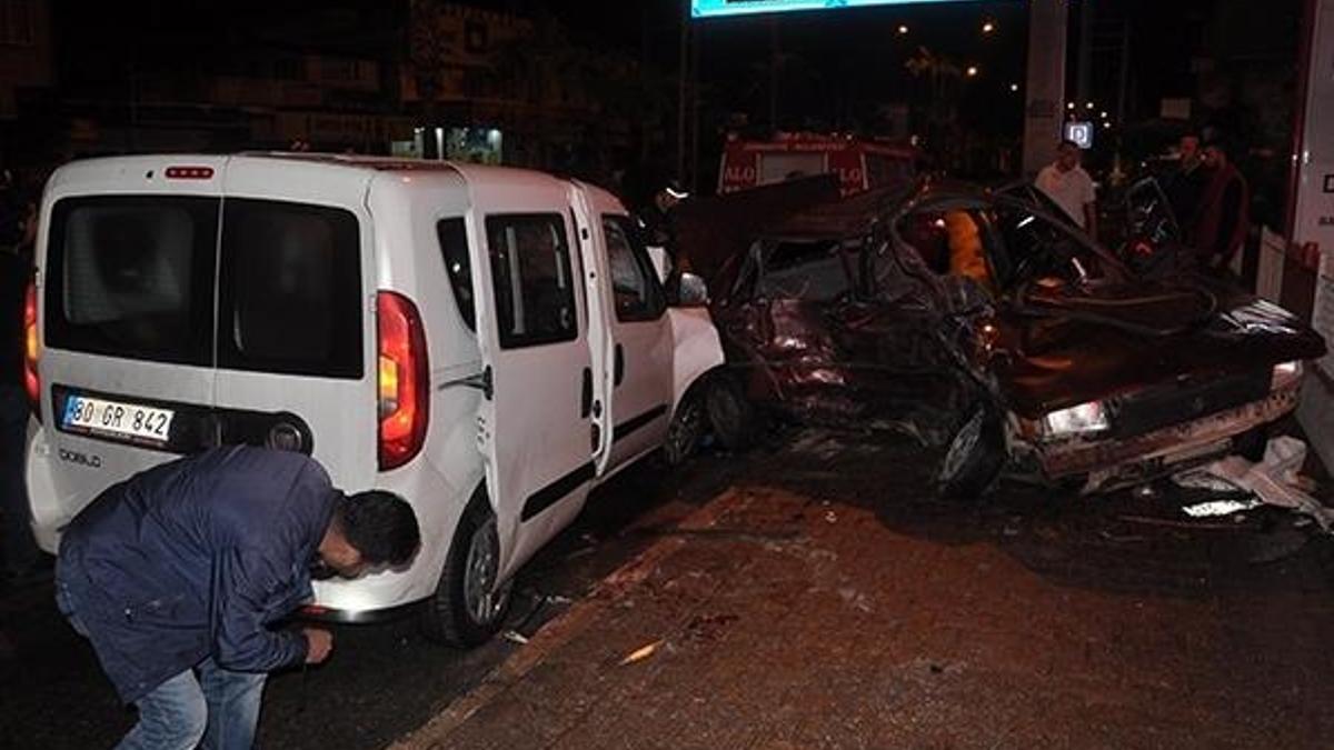 Osmaniye'de trafik kazası: 2'si polis 4 yaralı