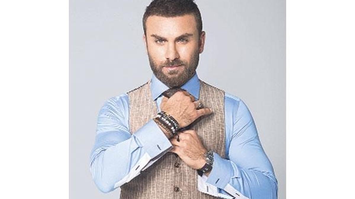 Hem modacı hem oyuncu