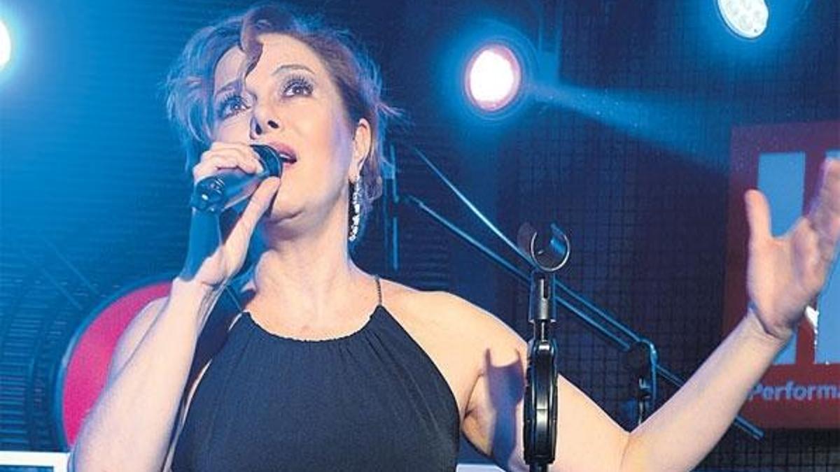Aşk bekletir
