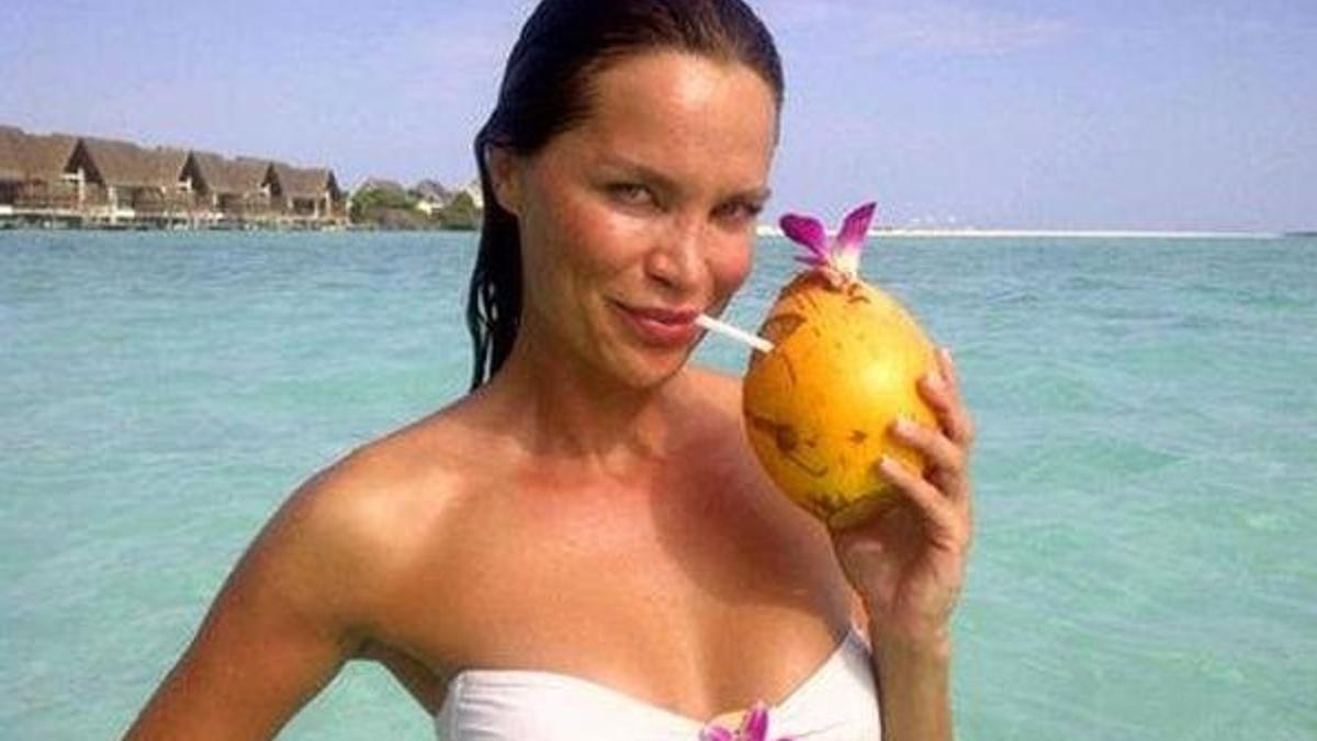 Çıplak fotoğraflar Ebru Şallı'nın psikolojisini bozdu!
