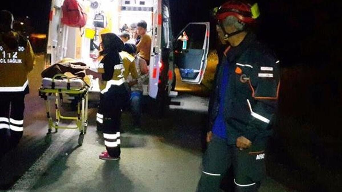 Yolcu otobüsü ile minibüs çarpıştı: 20 yaralı