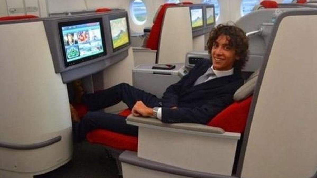 First Class'ta uçarak para kazanıyor!