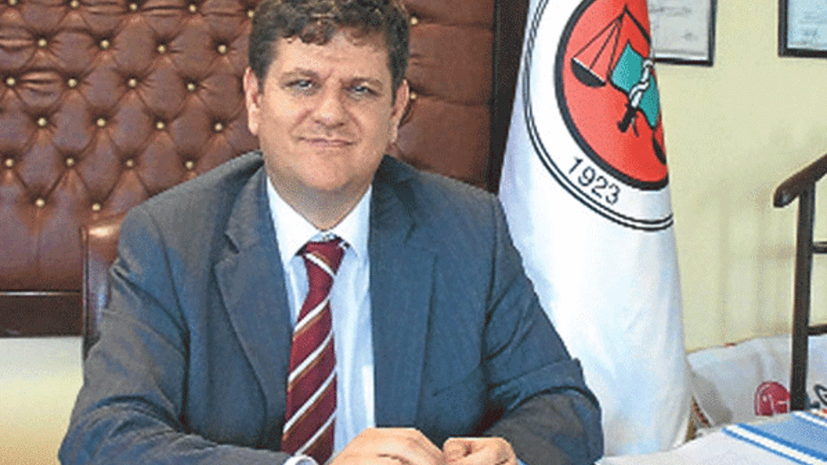 "Islak imza kumpası" davasında 2 tahliye