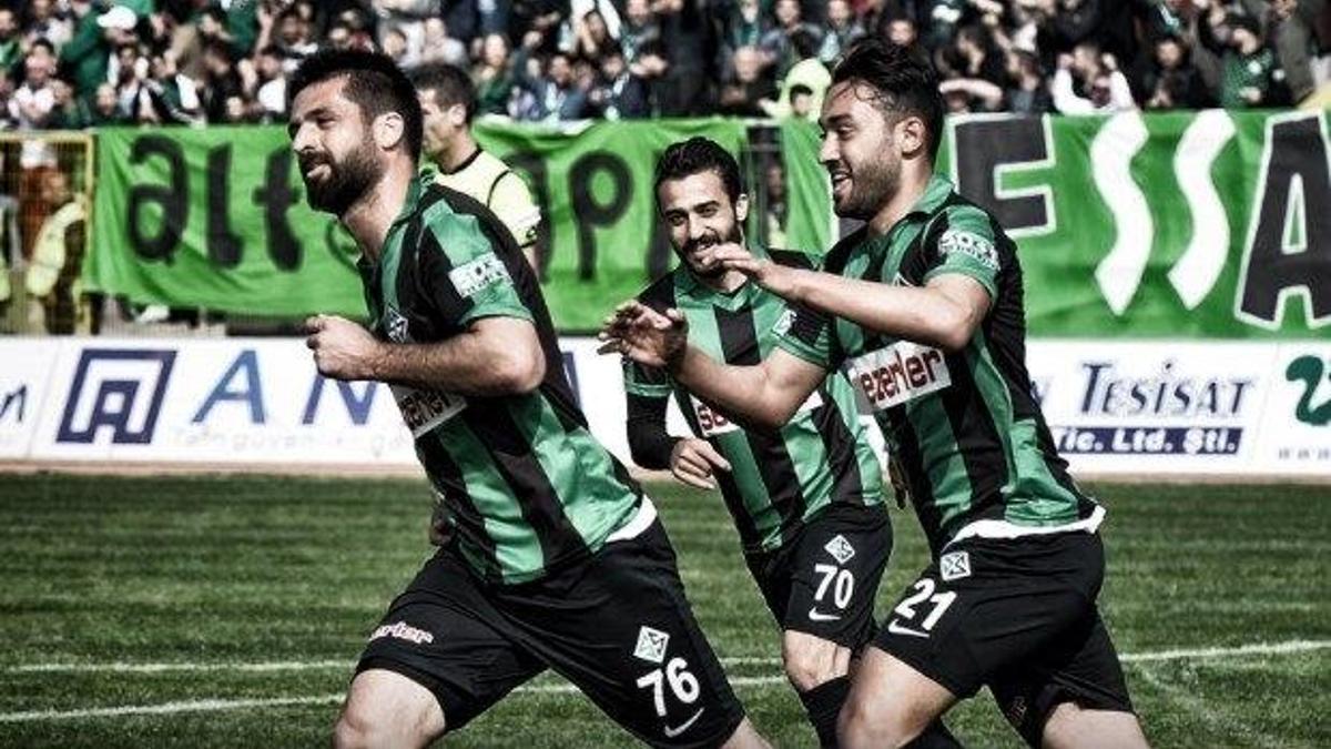 Efsane Sakaryaspor geri döndü