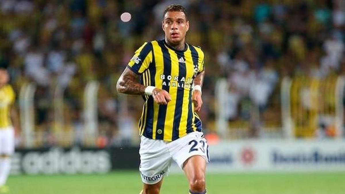 Fenerbahçeli Van der Wiel dolandırıldı!