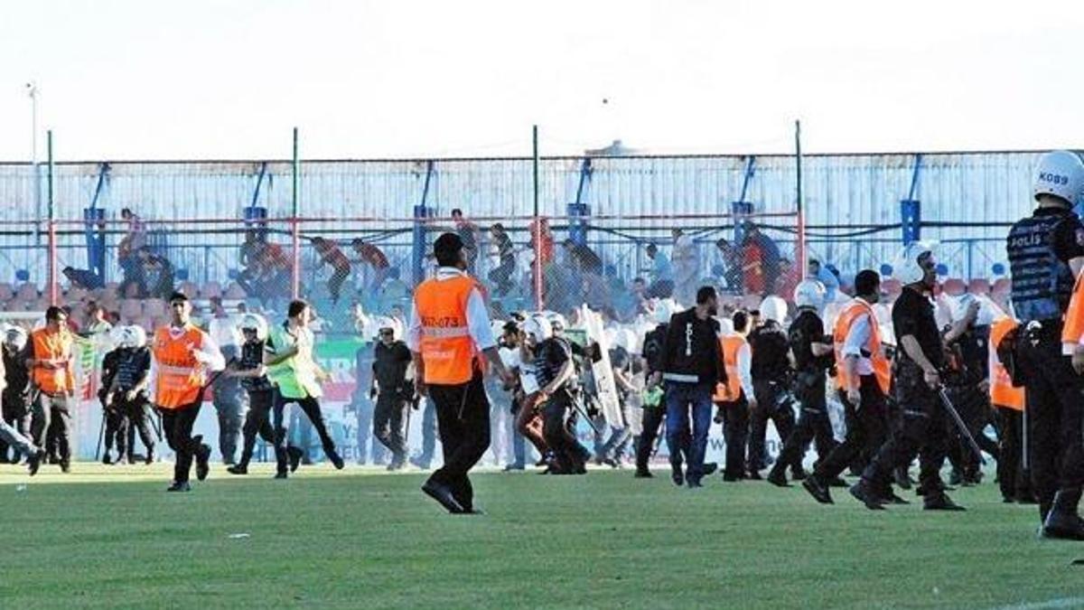 Maç sonu olay çıktı!