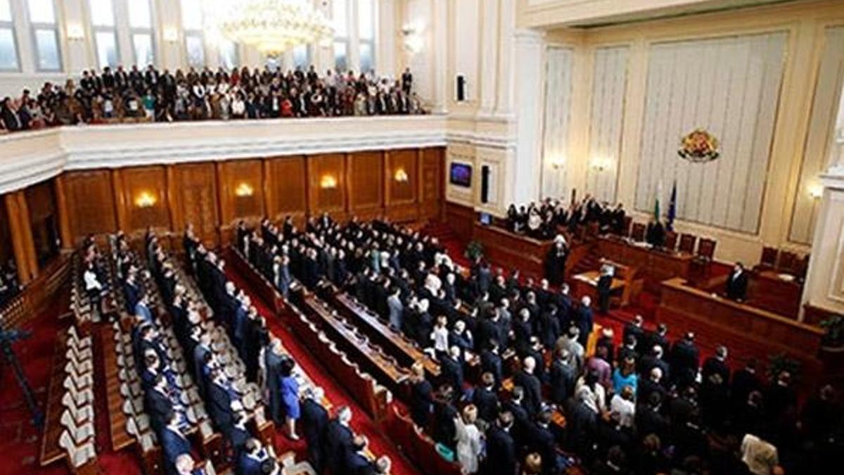 Bulgaristan'da Nazi selamı veren bakan yardımcısı istifa etti