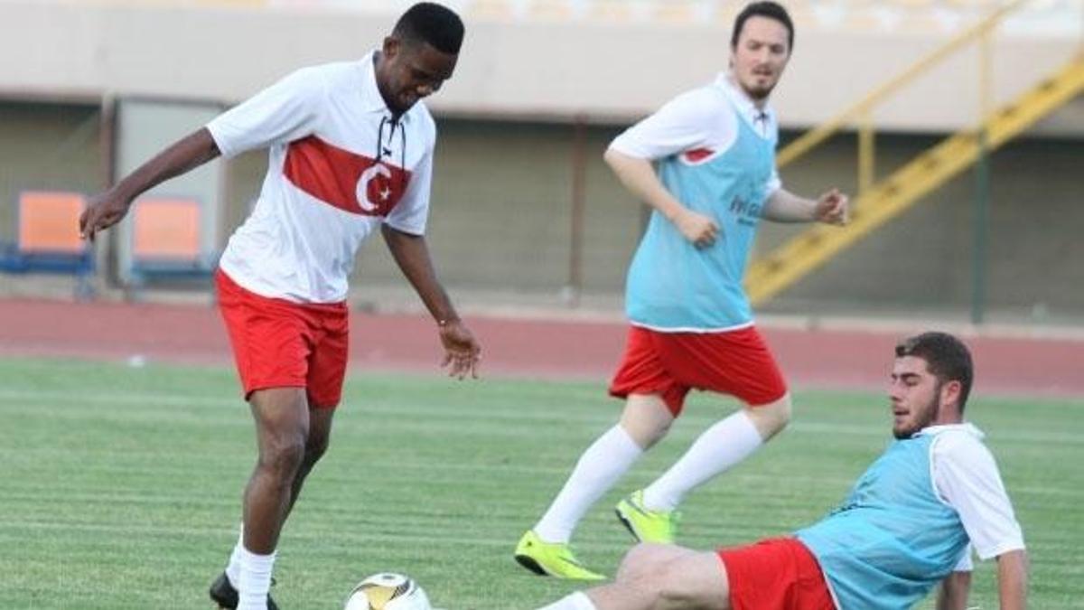 Eto'o, Türk Milli Takımı formasını giydi