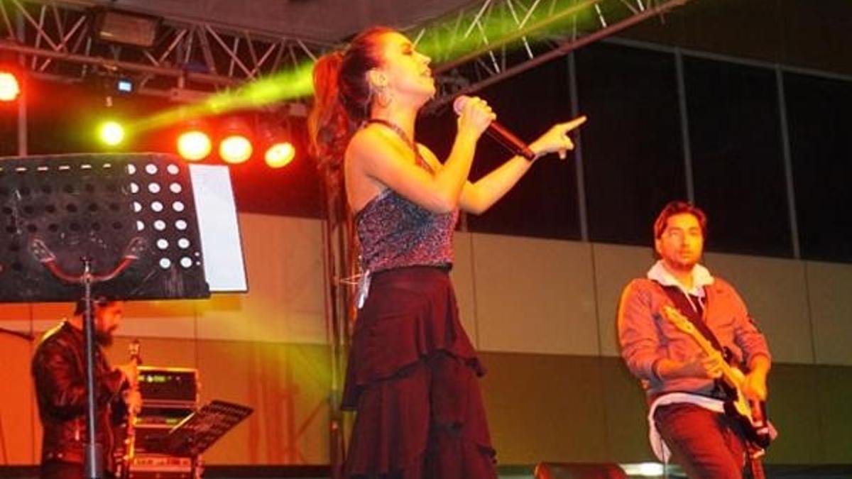 Tuğba Yurt'tan Keşan'da unutulmaz konser!