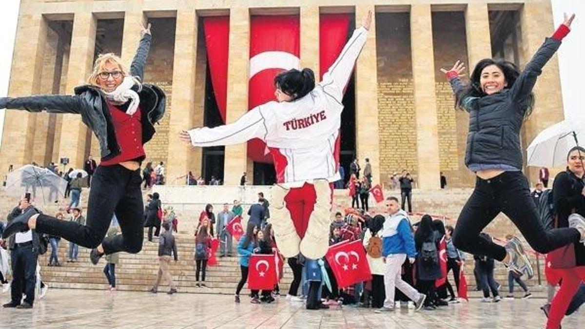 Gençlik Ata’ya aktı!