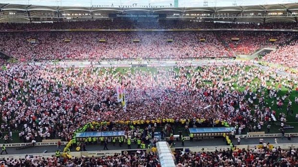 Stuttgart ve Hannover, Bundesliga'ya yükseldi