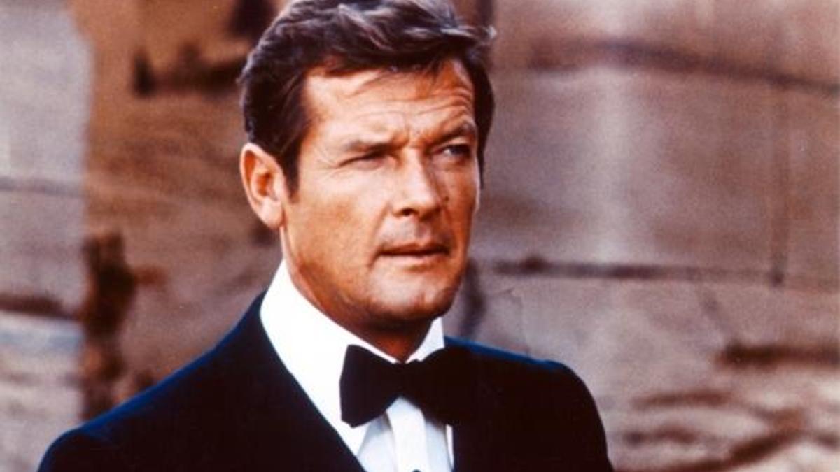 Dünyaca ünlü aktör Sir Roger Moore hayatını kaybetti!