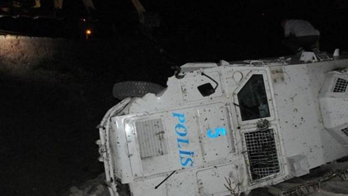 Mardin'de polis aracı devrildi: 3 yaralı