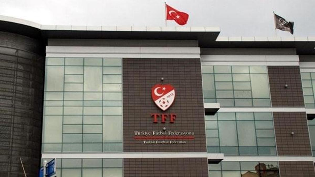 Fenerbahçe'ye tribün kapatma cezası!
