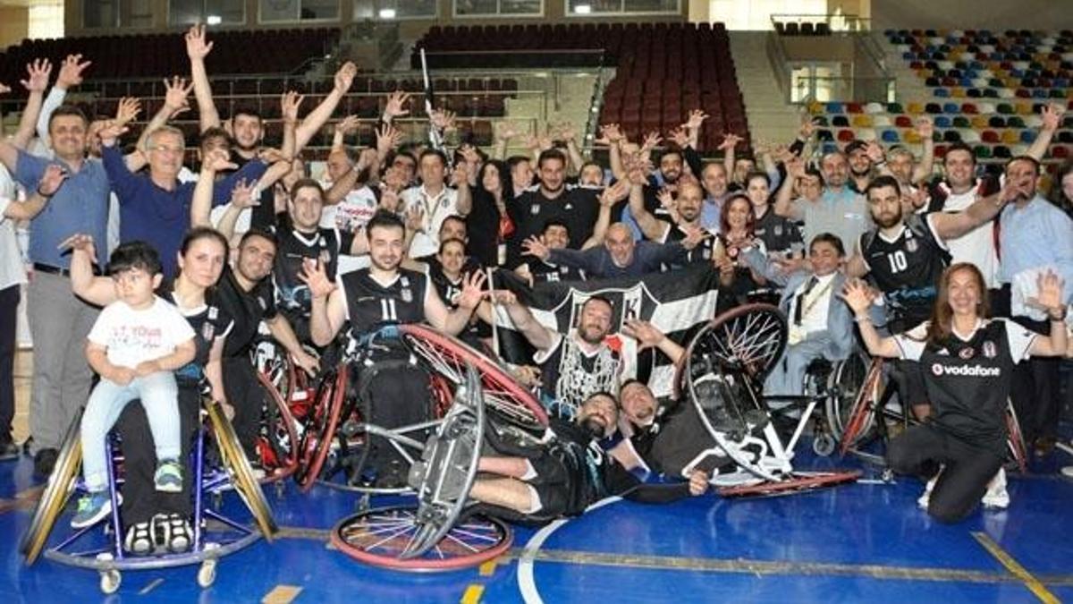 Beşiktaş şampiyonluğunu ilan etti!