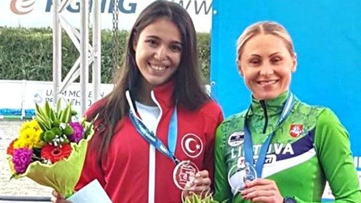 İlke Özyüksel, dünya rekoru kırarak bronz madalya kazandı
