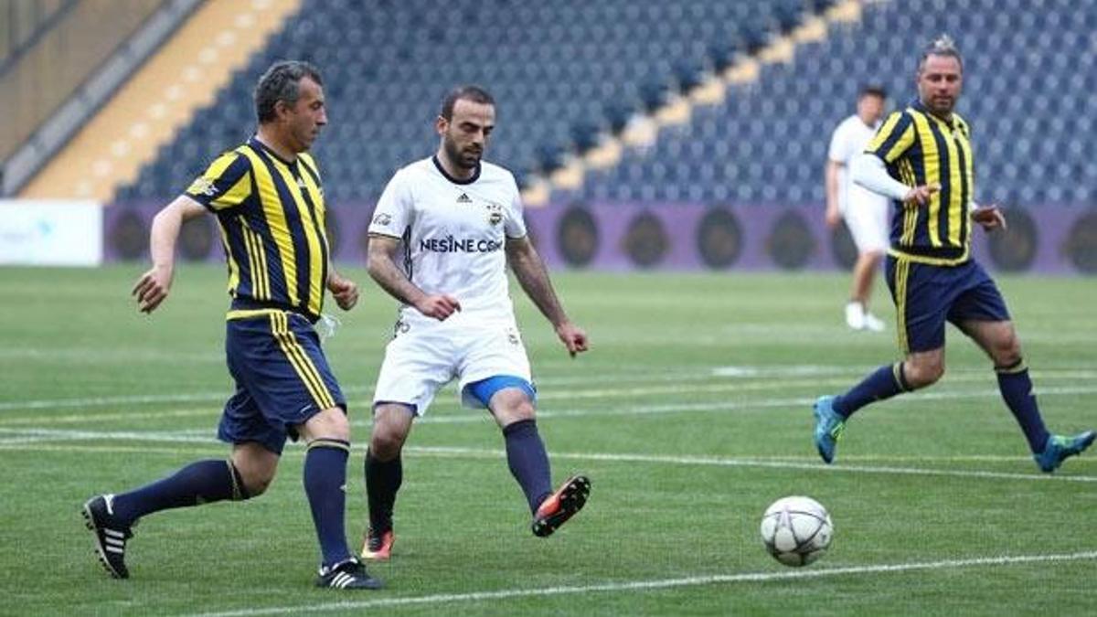 Fenerbahçe Stadı'nın çimleri yenileniyor...