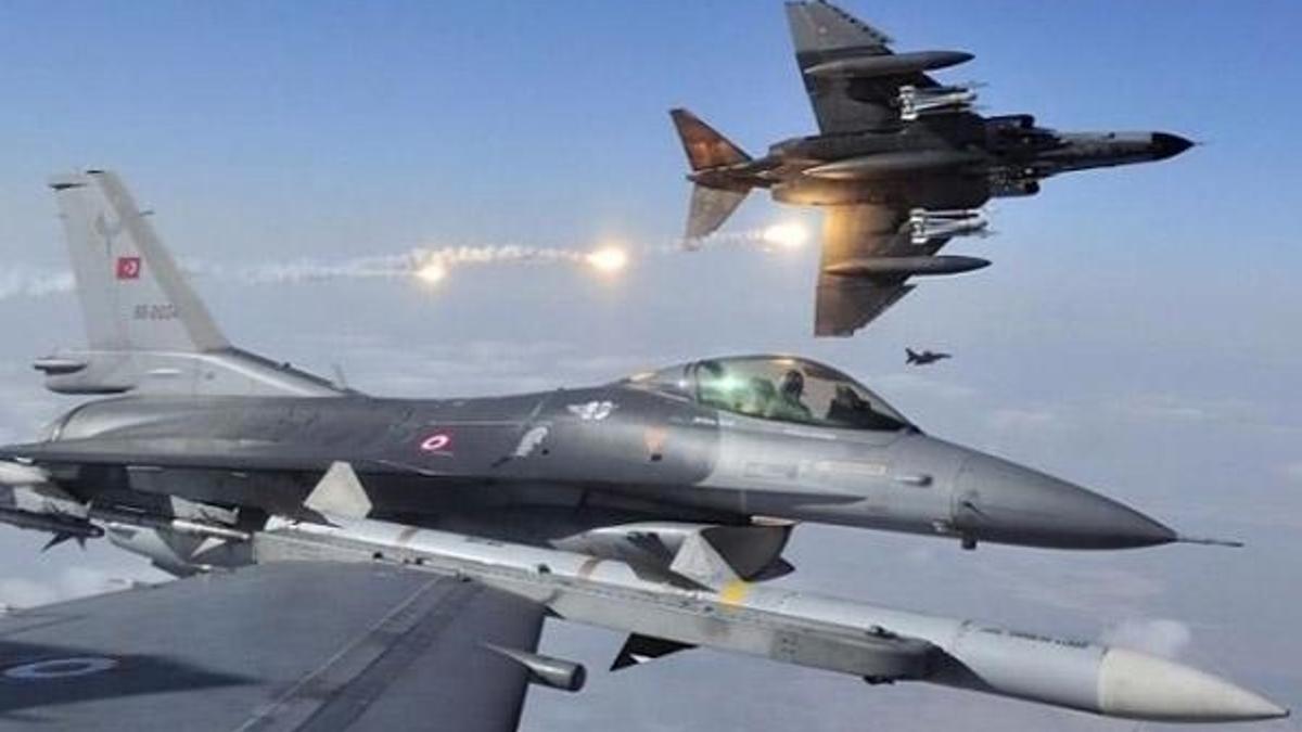 Rusya'nın hava sahasına Türk askeri uçağı