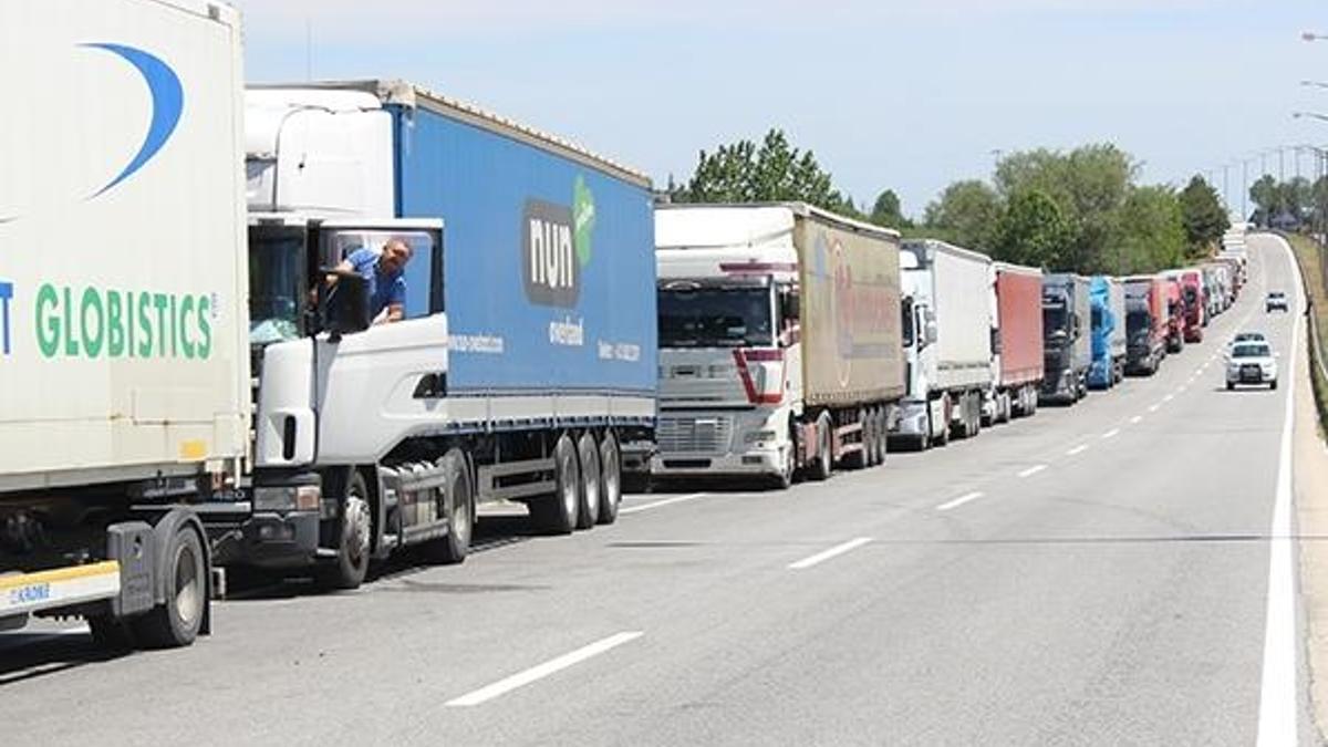 Kapıkule'de TIR kuyruğu