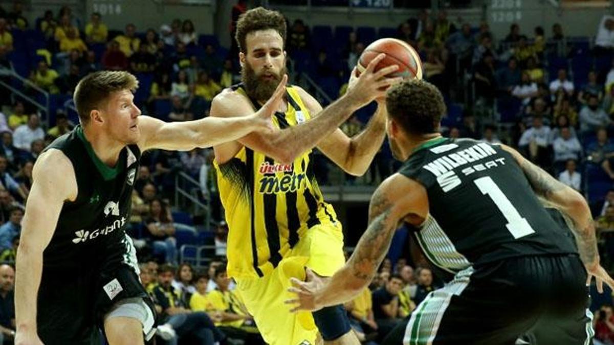 Daçka'ya Fener çarptı