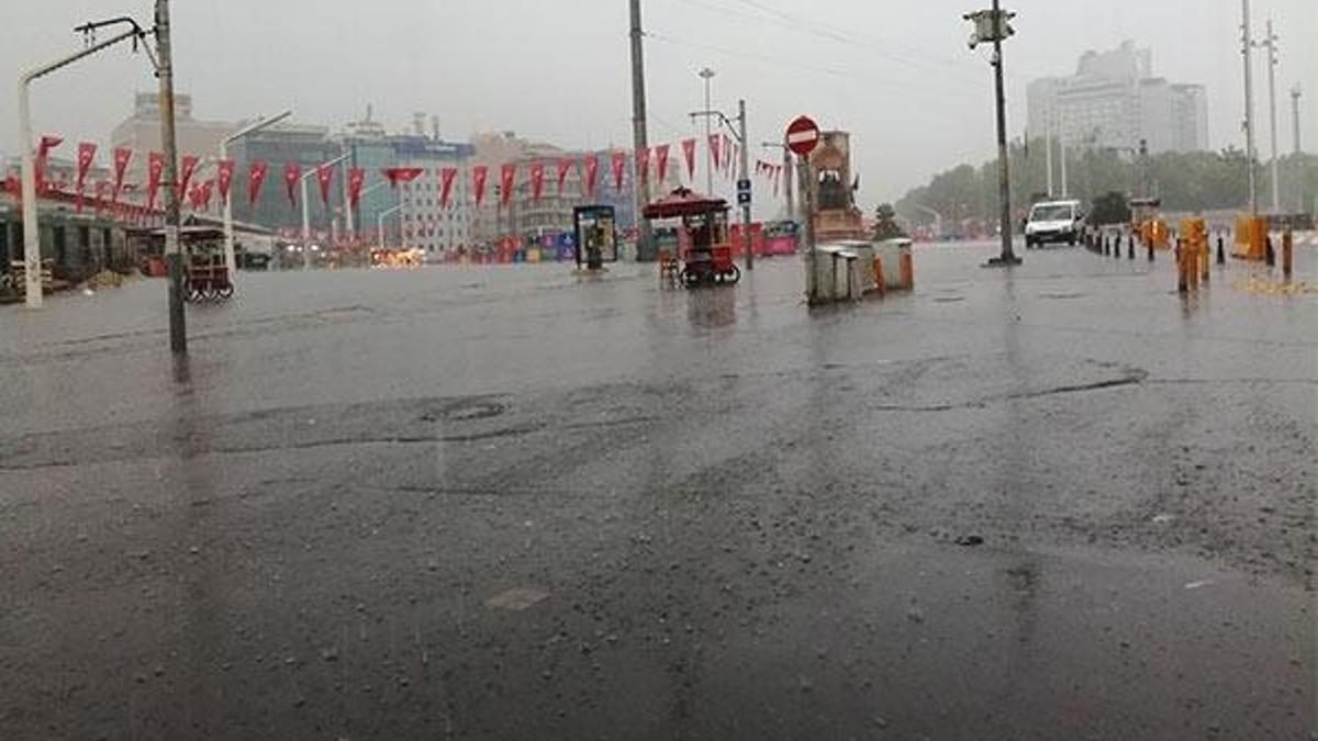 İstanbul’da sağanak yağış etkili oldu
