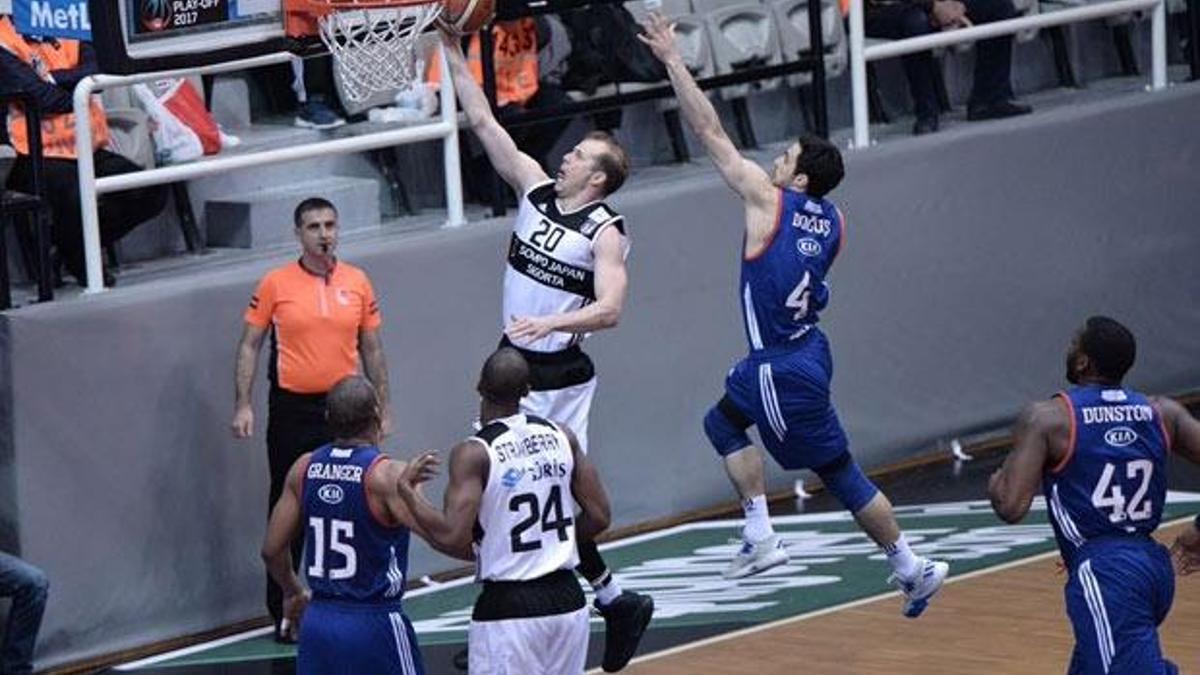 Beşiktaş seride öne geçti!