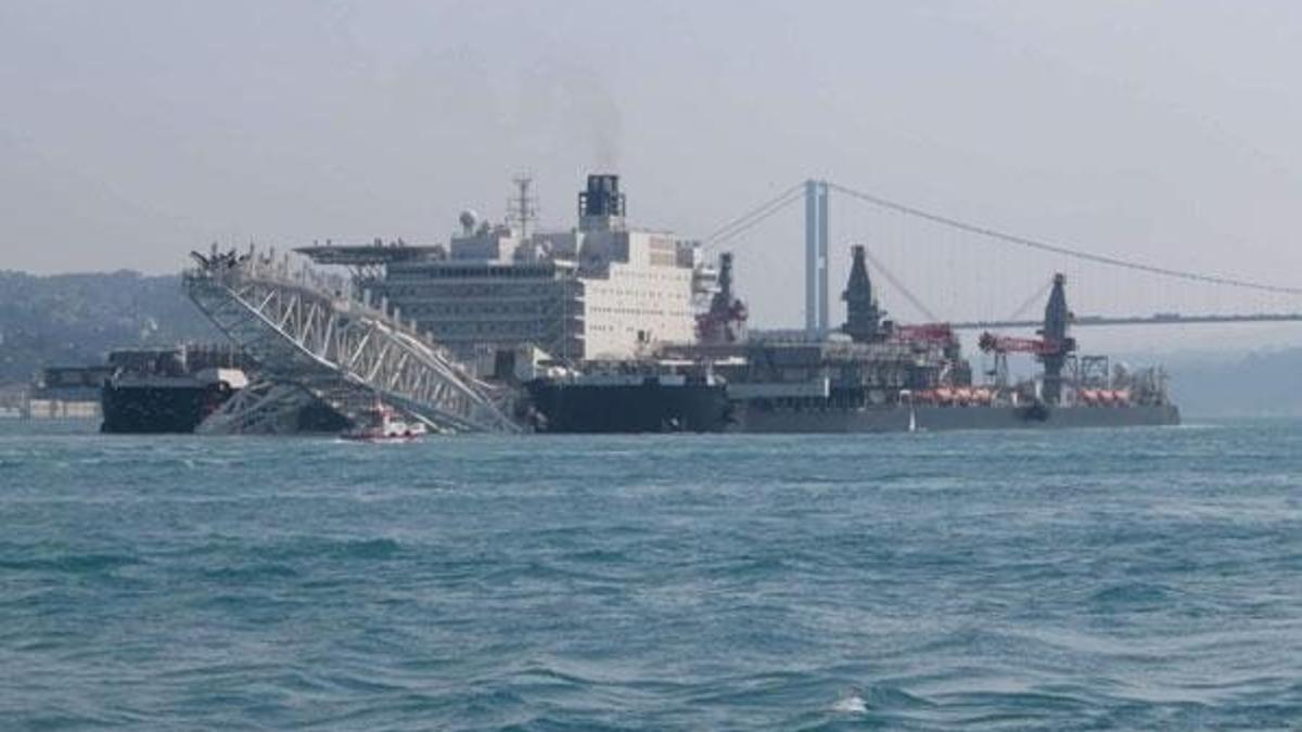 Ve geçiyor! Boğaz'da tüm seferler iptal