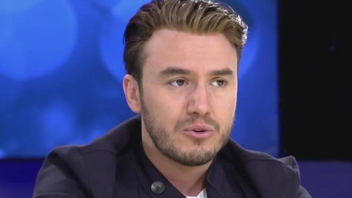 Mustafa Ceceli, aşkın sinyalini böyle vermiş