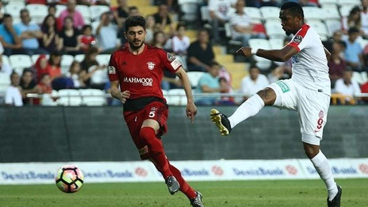Eto'o rekoru kırdı, tarih yazdı!