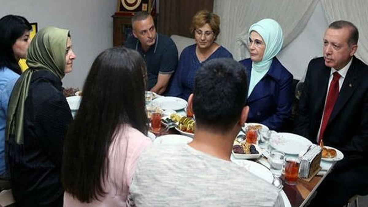 Cumhurbaşkanı Erdoğan, 15 Temmuz şehidinin evinde iftar yaptı