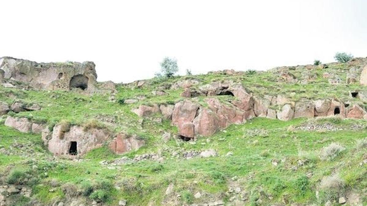 Çobanlar 52 odalı yer altı şehri buldu