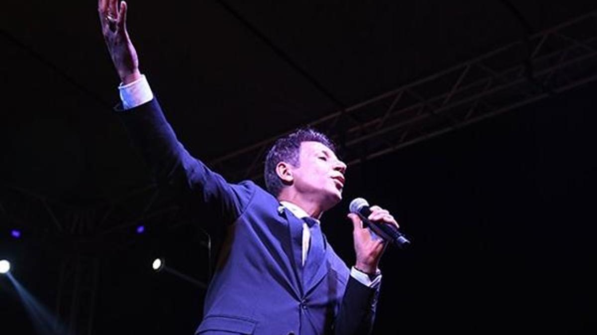 Mustafa Yıldızdoğan'dan duygusal konser!
