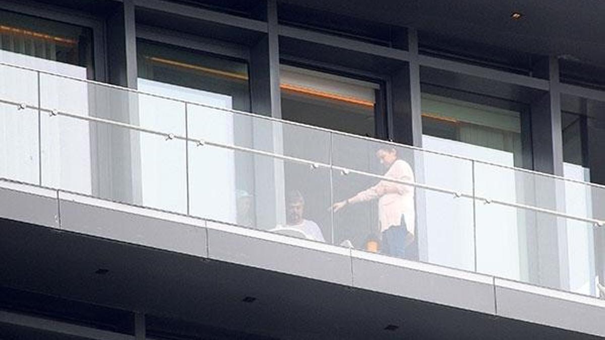 Deniz'in balkon keyfi!