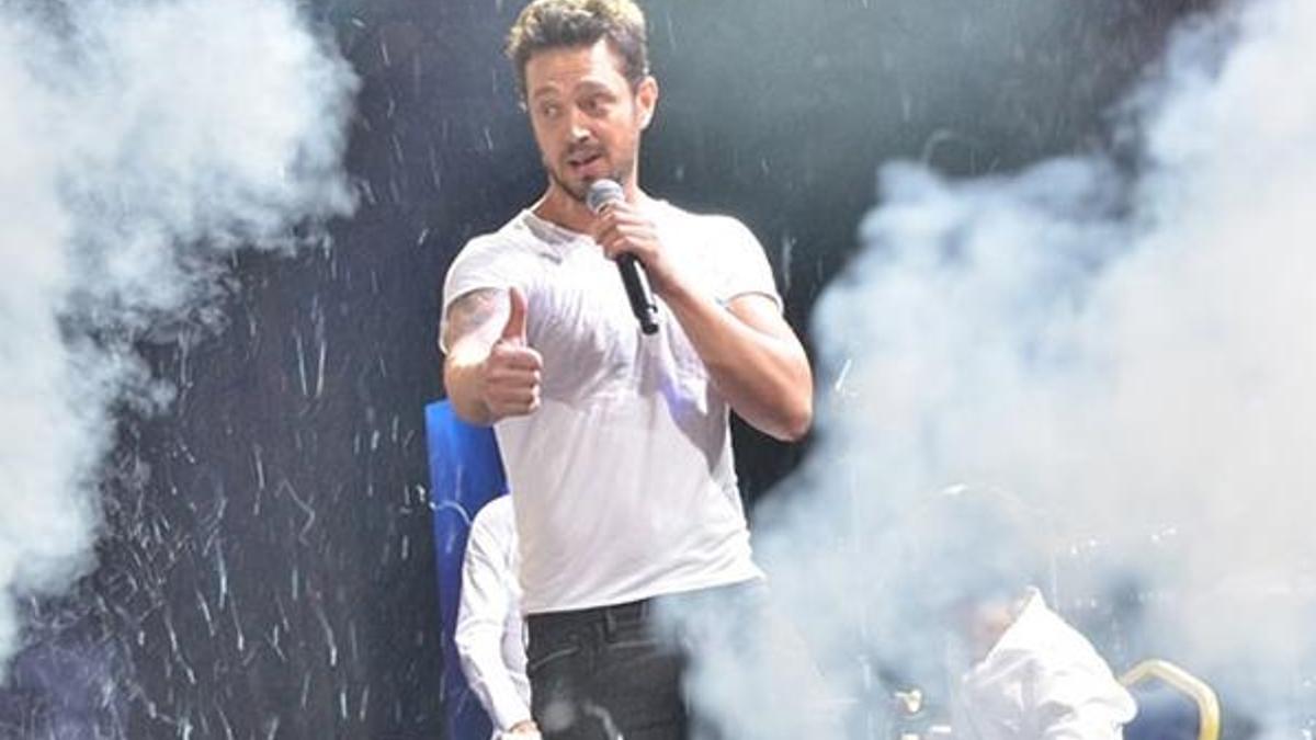 Murat Boz, TBS mezuniyet gecesinde