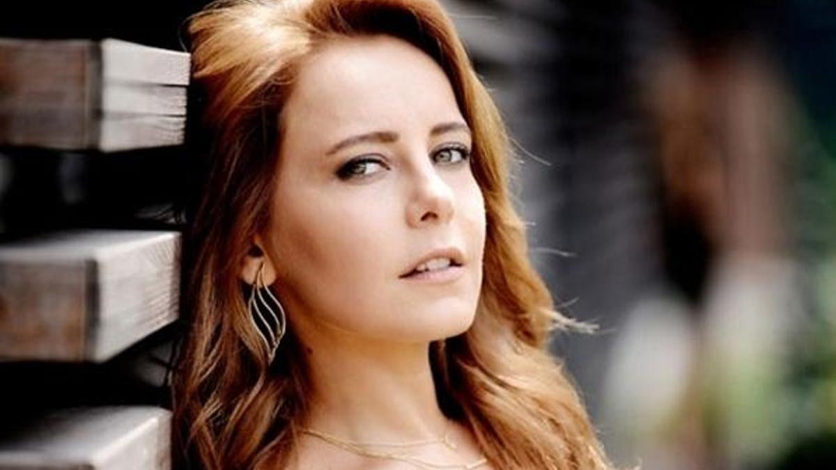 Vildan Atasever Umre'ye gitti!