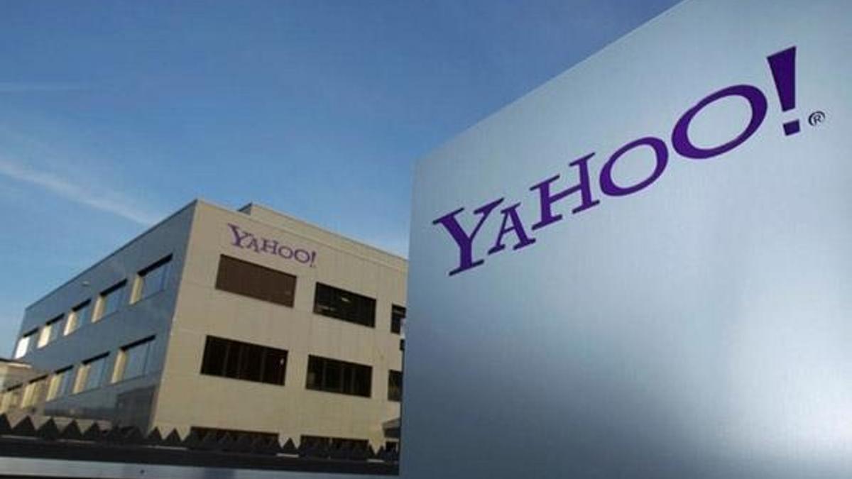 İnternet devi Yahoo satıldı