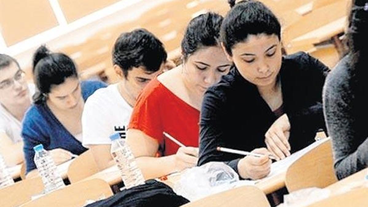 Çift taraflı cevap kağıdı her oturum 3 açık uçlu soru