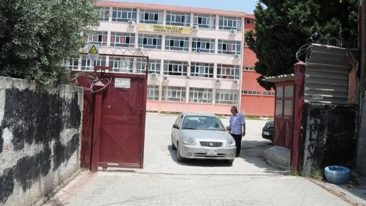 Liseli öğrencilerinin bıçaklı kavgası: 3 yaralı