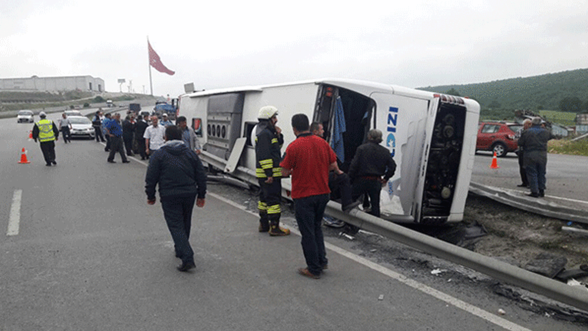 Askerleri taşıyan otobüs devrildi: 47 yaralı