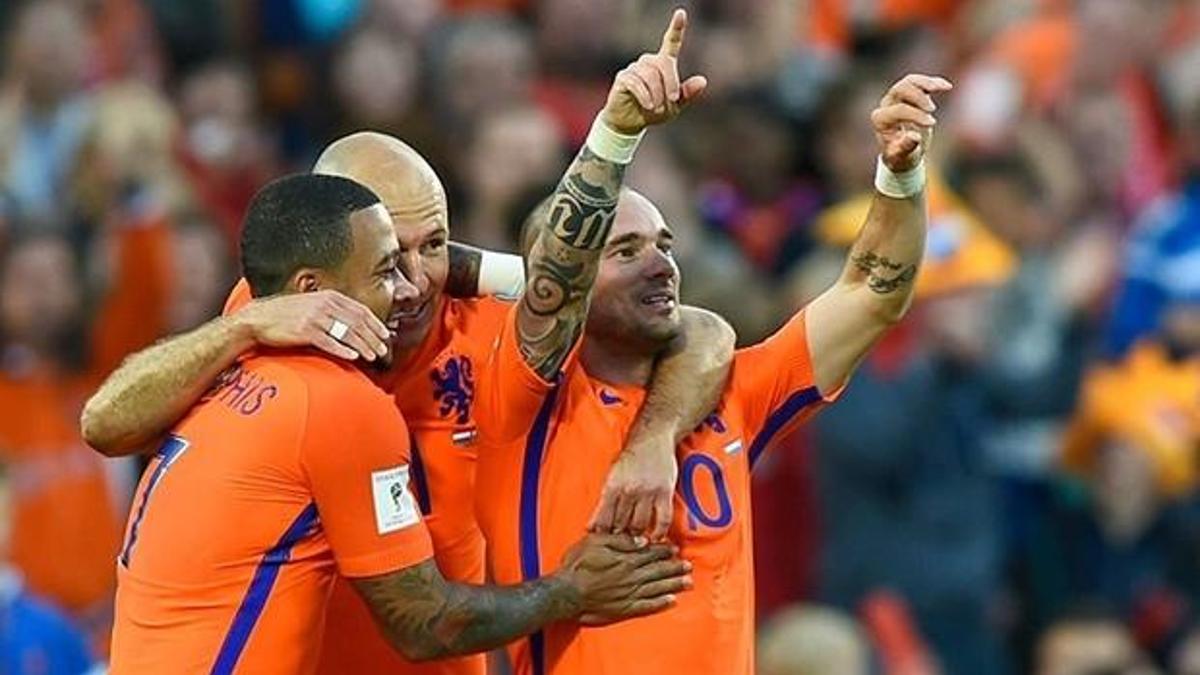 Wesley Sneijder tarihe geçti