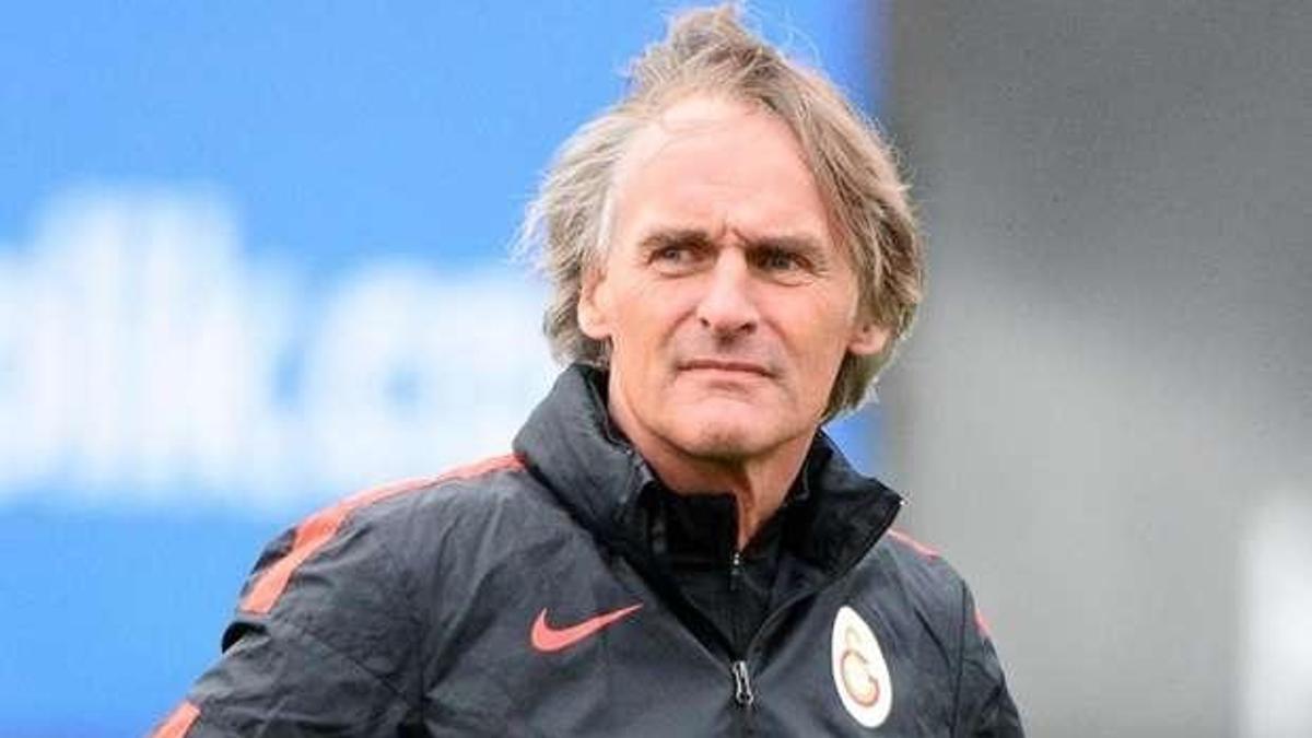 'Sneijder bir yıl daha Galatasaray'da kalır'