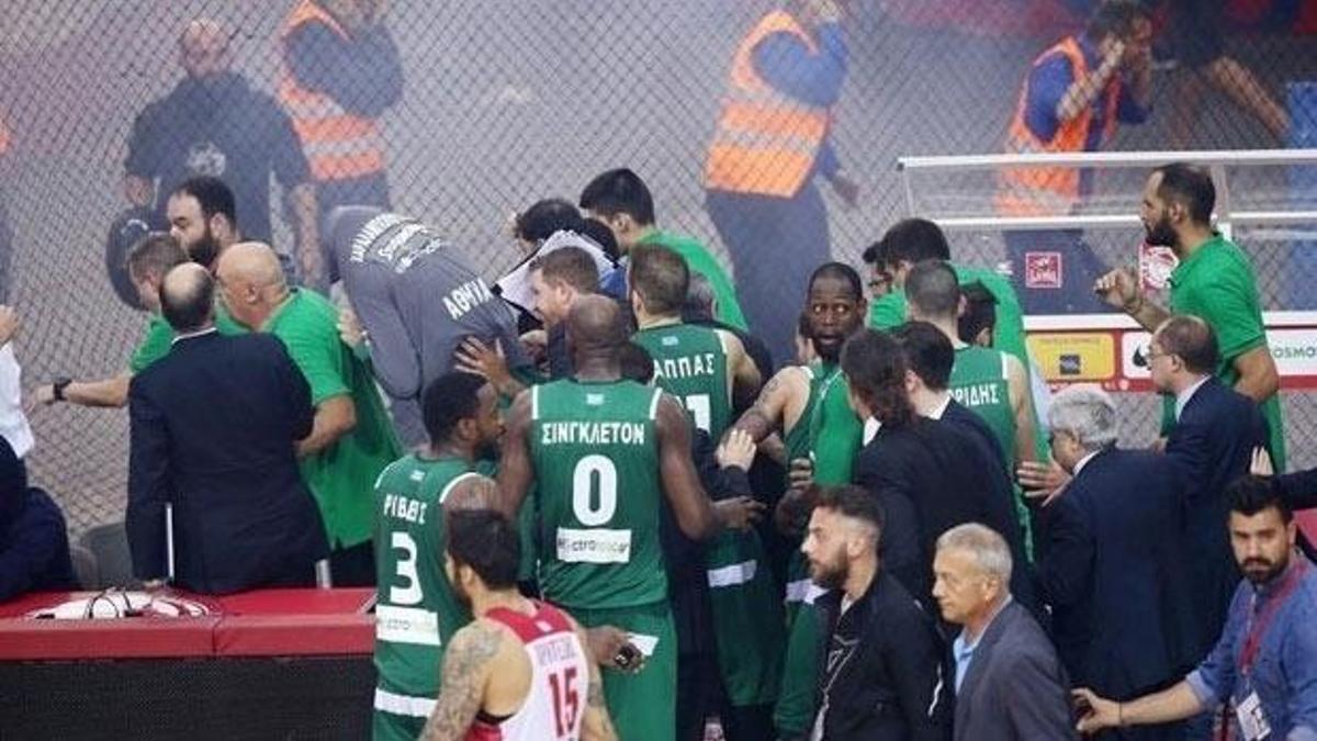 Panathinaikos şampiyon oldu ortalık karıştı!