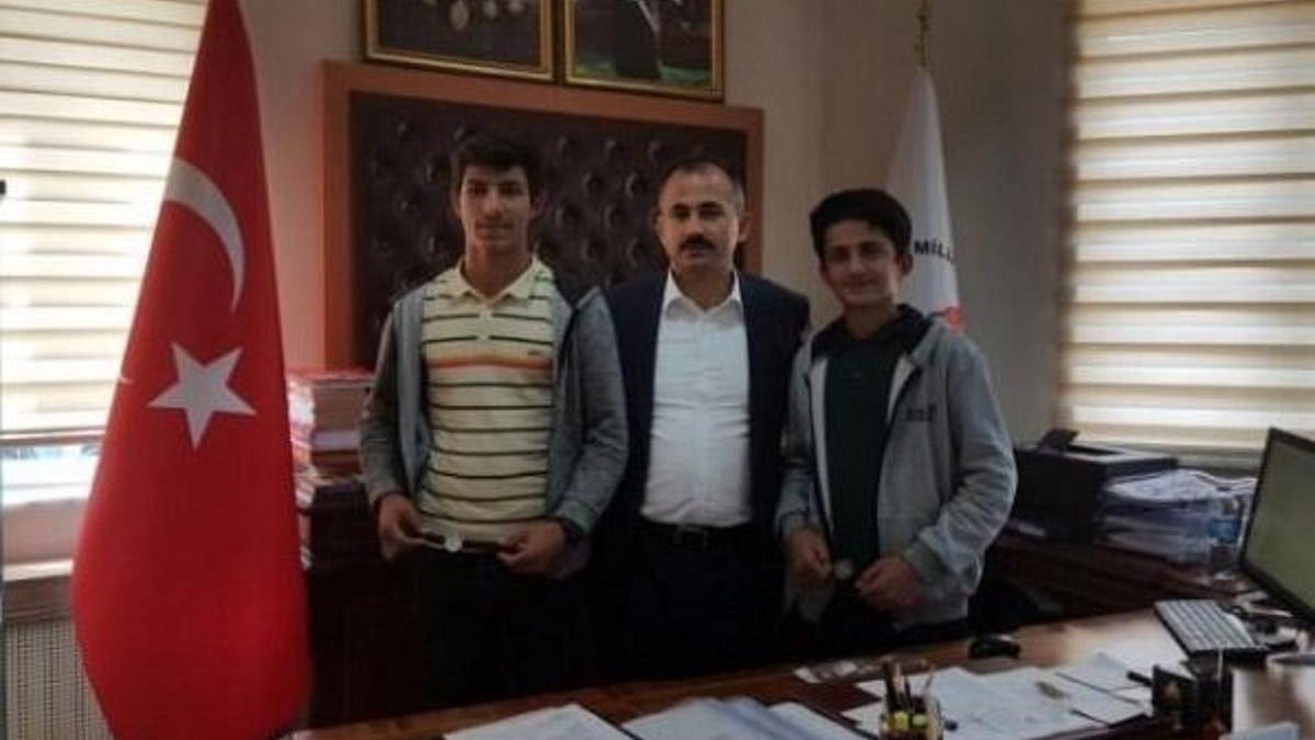 Zile'de imam hatipli öğrencilerden örnek davranış