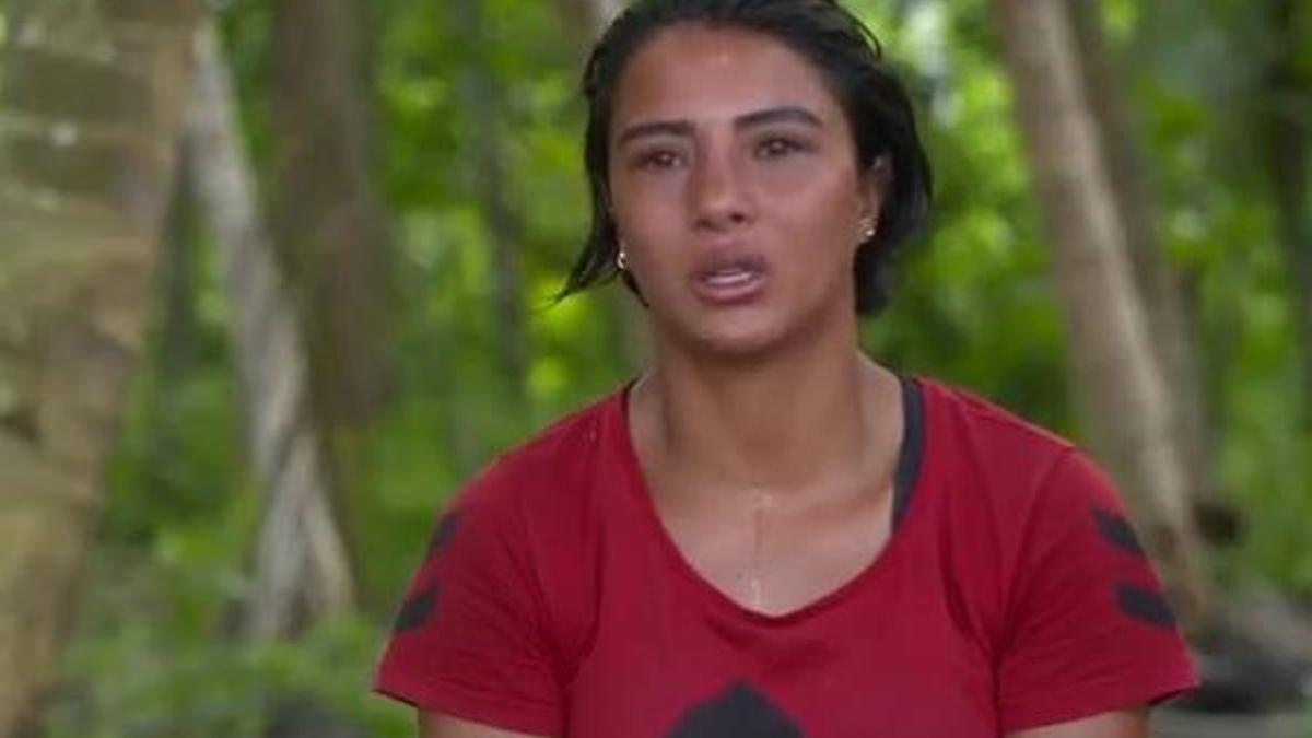 Sabriye ağlayarak anlattı: Eski sevgilisi...