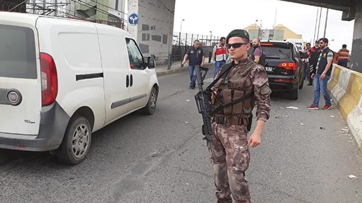 Esenler otogarının giriş ve çıkışları tutuldu