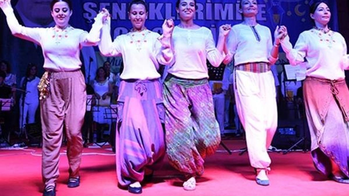 Sümer Ezgü THM Korosu, Konyaaltı'nda