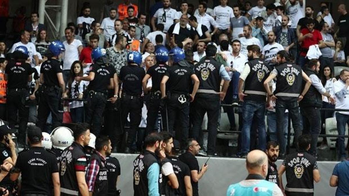 Beşiktaş'a iki maç seyircisiz oynama cezası
