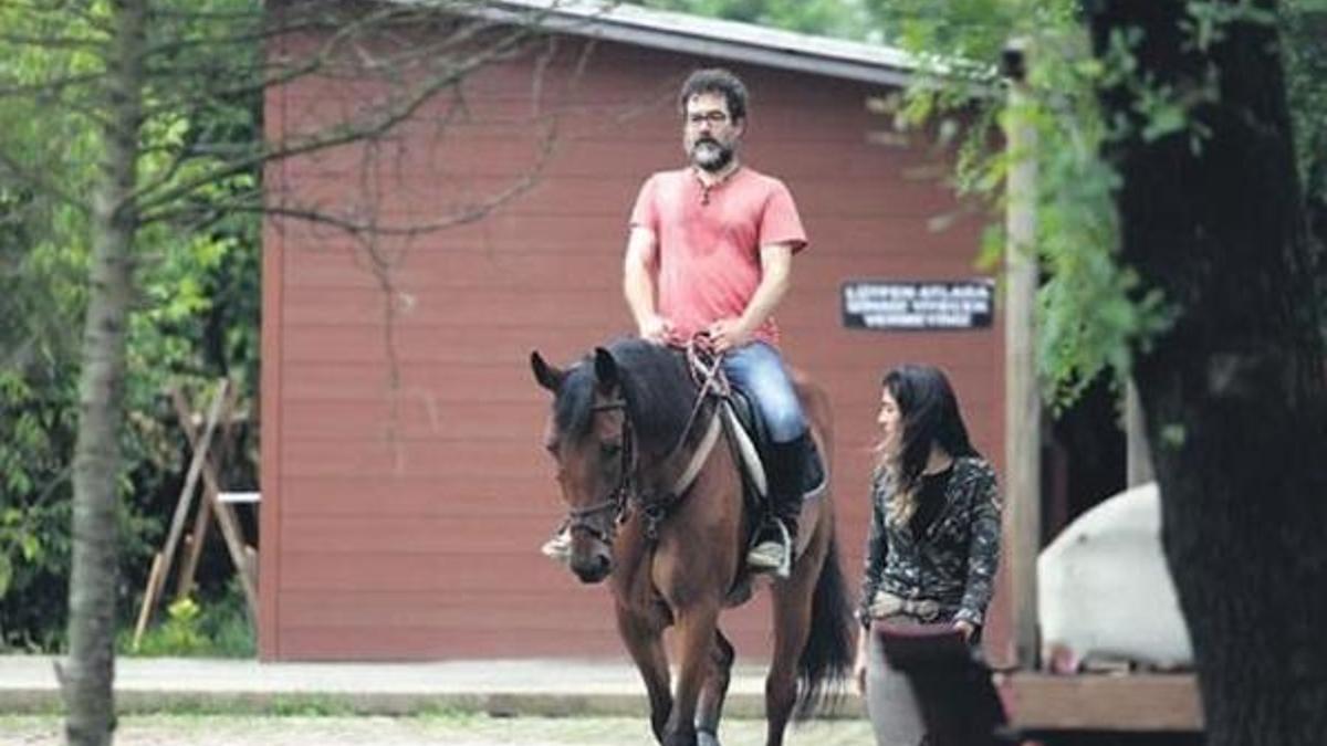 Ahi Evren derste